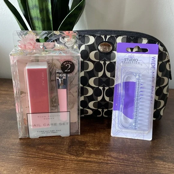 Coach Black, Cream & Gray Cosmetic Bag - Picture 13 of 15